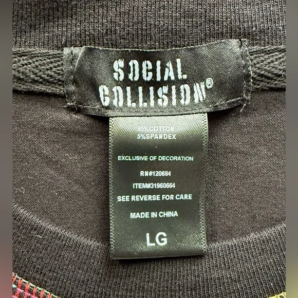 SOCIAL COLLISION LOVE Black Graphic Tee Shirt Mushrooms Butterfly Groovy Size L - Picture 7 of 7